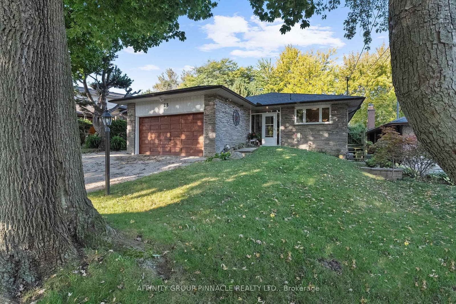 Detached House for sale at 28 Landfair Crescent, Toronto, Ontario, M1J 3A7 - Woburn - MLS: E12150254