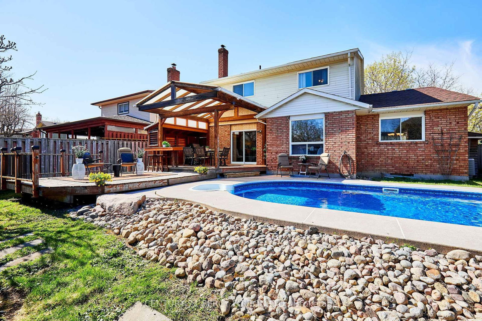 Detached House for sale at 17 Burnage Lane, Whitby, Blue Grass Meadows, L1N 8A3 - MLS: E12150417