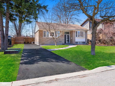3 Nuffield Dr, Toronto - Guildwood image-0-1