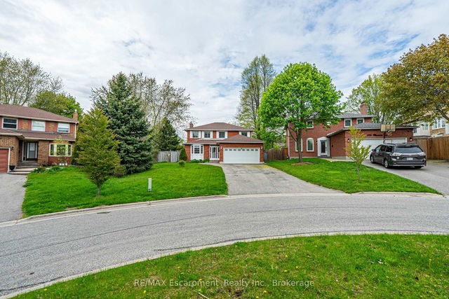376 Ellesmere Court