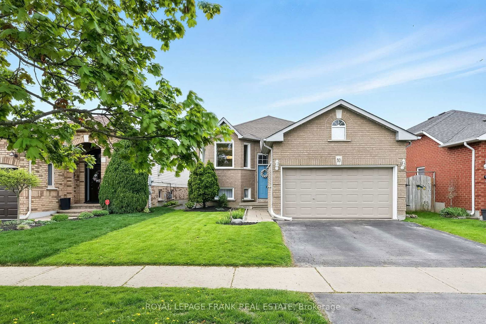Detached House for sale at 10 Laurelwood Street, Clarington, Bowmanville, L1C 4Z7 - MLS: E12152379