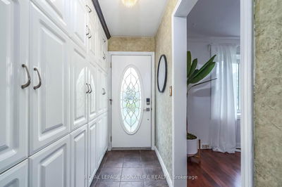 93 Flora Dr, Toronto - Dorset Park image-0-2