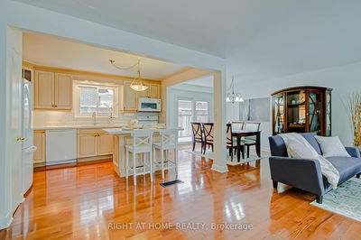 130 Cultra Sq, Toronto - West Hill image-0-2