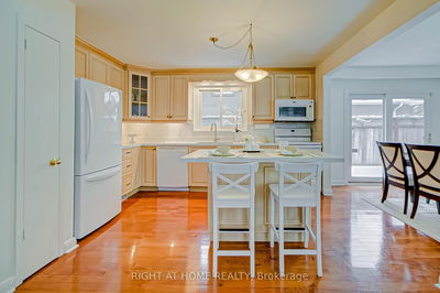 130 Cultra Sq, Toronto - West Hill image-0-3