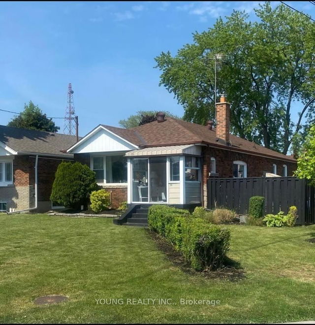 35 Porter Crescent