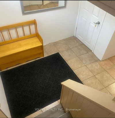 35 Porter Cres, Toronto - Dorset Park image-0-3