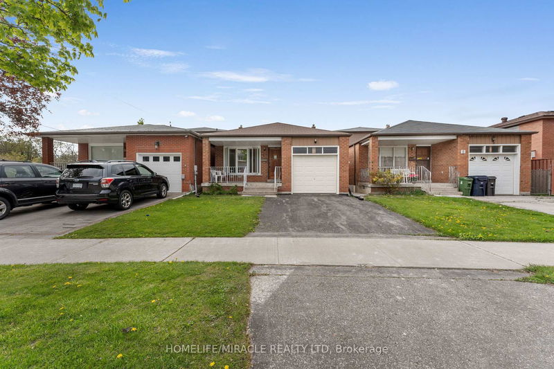 4 Greendowns Dr, Toronto - Scarborough Village image-0-0