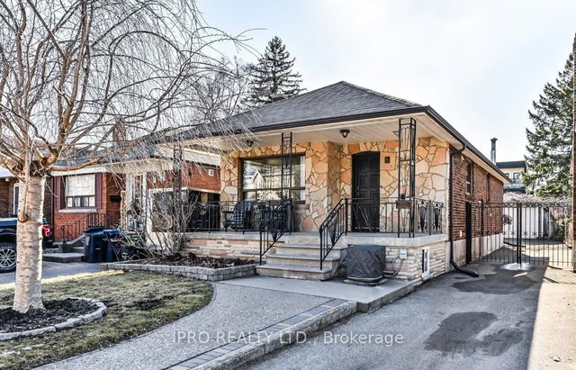 8 Northridge Avenue