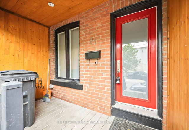 81 Laing Street