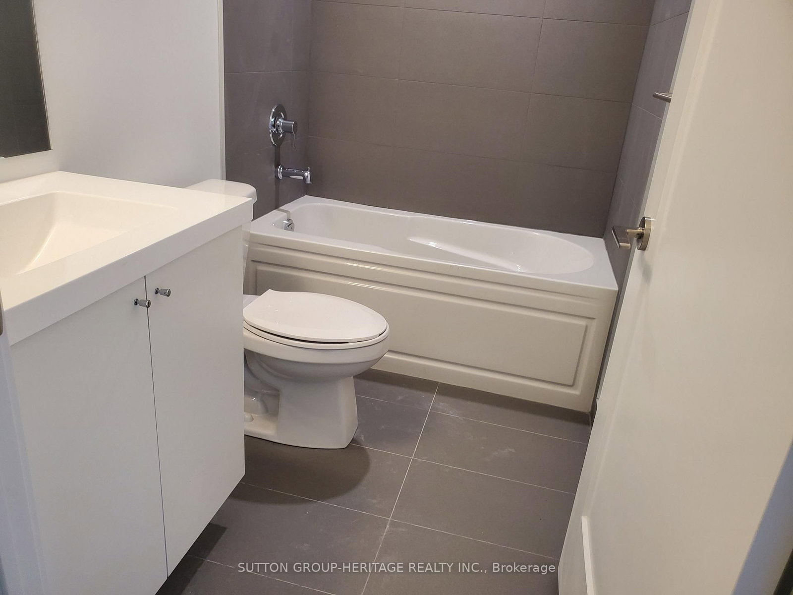 2545 Simcoe Street N, Unit 2714 - Photo 34