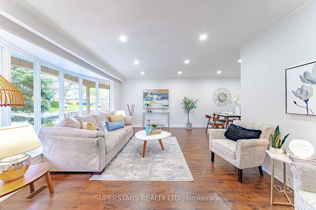 1 Mayhill Crescent