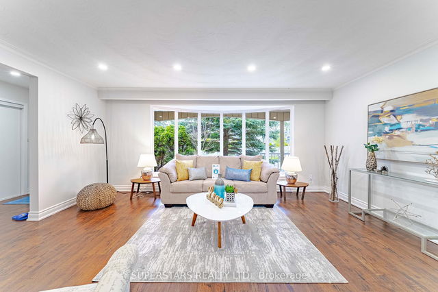 1 Mayhill Crescent