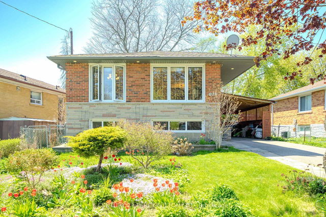 98 Mossbank Drive