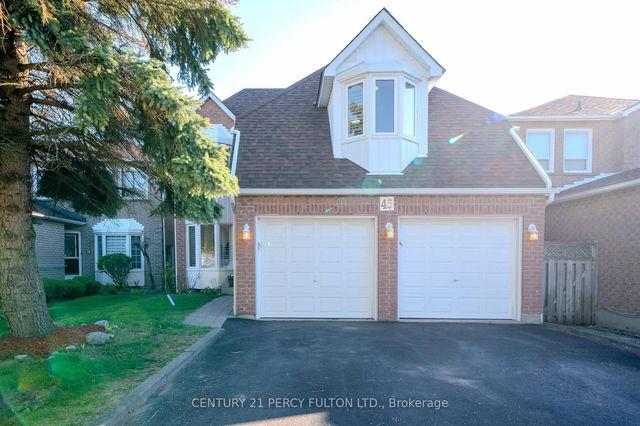45 Oak Knolls Crescent