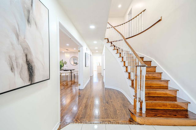 45 Oak Knolls Crescent