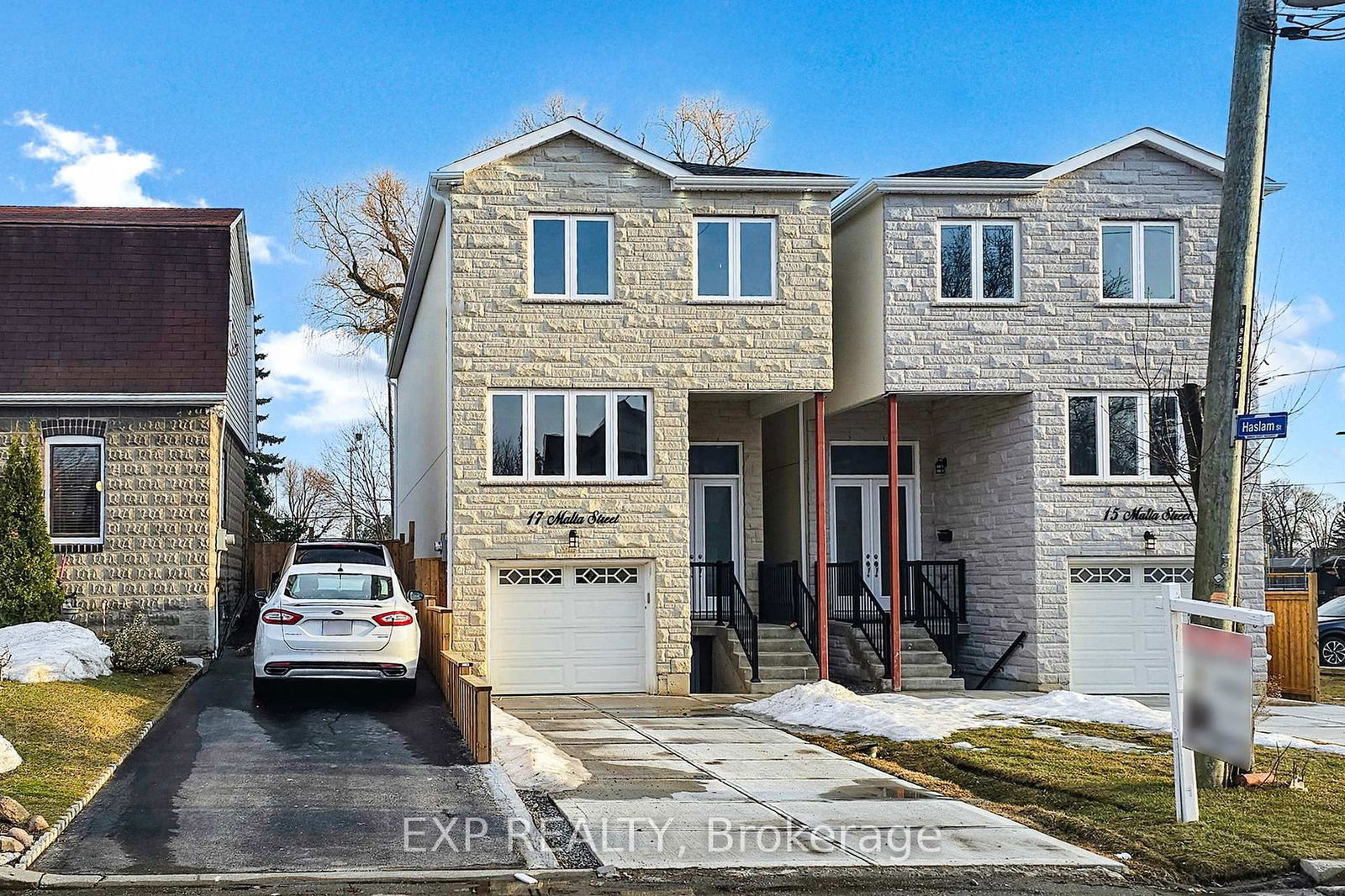 Detached House for sale at 17 Malta Street, Toronto, Birchcliffe-Cliffside, M1N 2L2 - MLS: E12155219