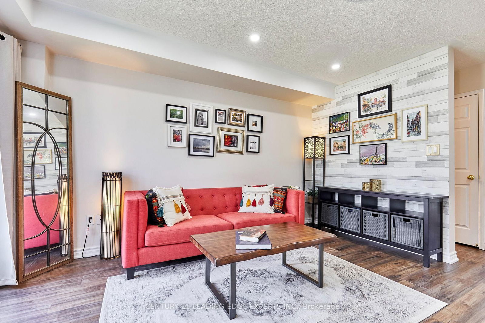 Property at 43 Seven Oaks