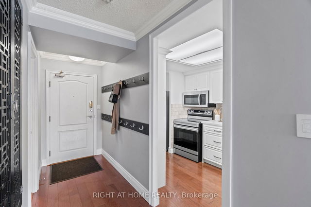 415 - 712 Rossland Road