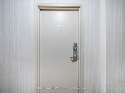 Unit 1208 — 1 Massey Sq, Toronto - Crescent Town image-0-4