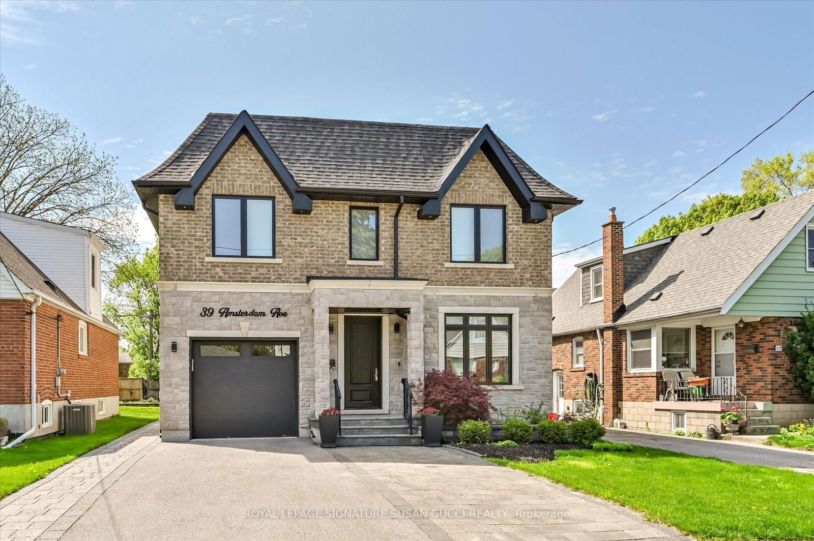 Detached House for sale at 39 Amsterdam Avenue, Toronto, O'Connor-Parkview, M4B 2B9 - MLS: E12156294