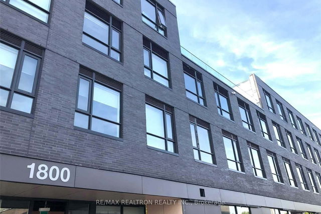 401 - 1800 Simcoe Street
