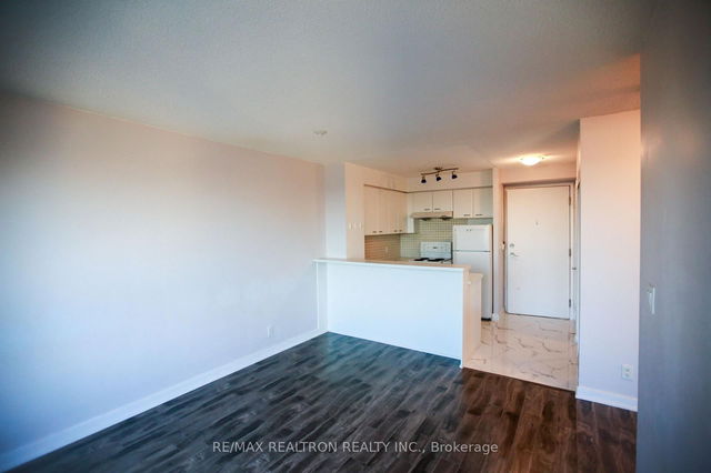 2906 - 36 Lee Centre Drive