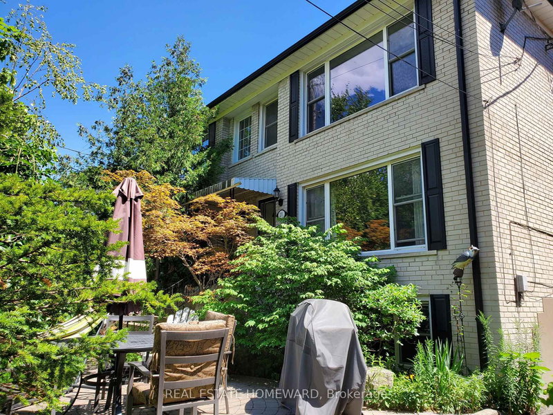 Main Floor - 21 Love Cres, Toronto, M4E 1V6 | Image 2