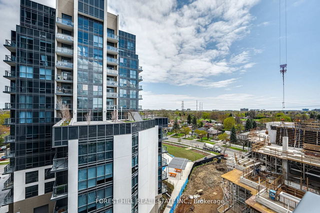 826 - 20 Meadowglen Place