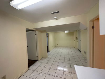 Unit Basement — 3 Mossbrook Cres, Toronto - Steeles image-0-2