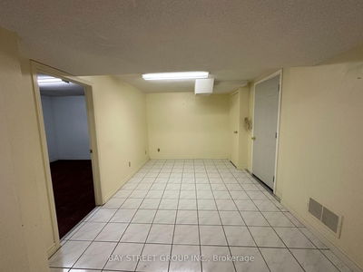 Unit Basement — 3 Mossbrook Cres, Toronto - Steeles image-0-3