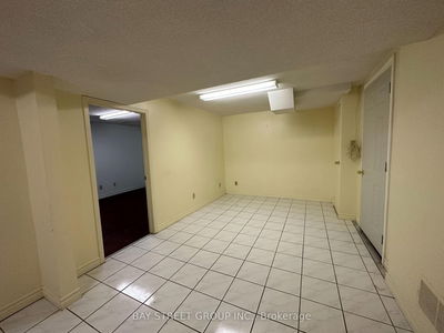 Unit Basement — 3 Mossbrook Cres, Toronto - Steeles image-0-4