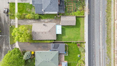 135 Lord Roberts Dr, Toronto - Eglinton East image-0-2