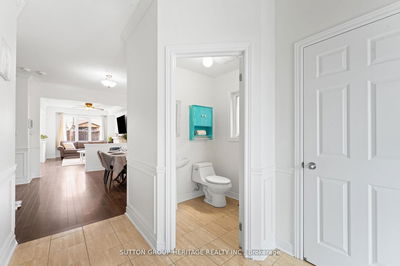 19 Arnold Johnston St, Clarington - Courtice image-0-4