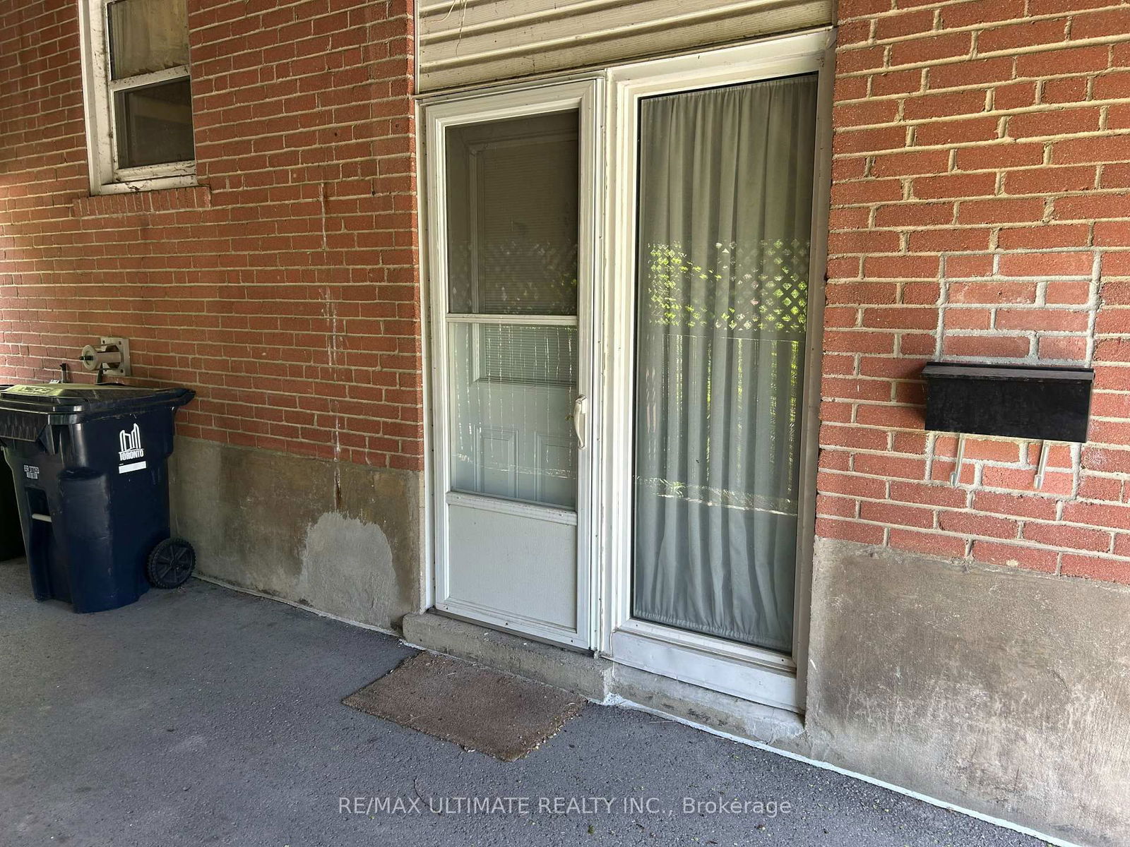 Semi-Detached House for sale at 76 Anaconda Avenue, Toronto, Clairlea-Birchmount, M1L 4M3 - MLS: E12158738
