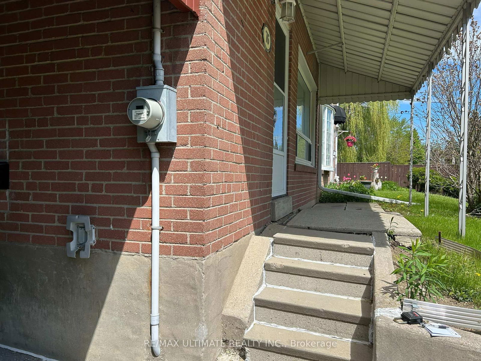 Semi-Detached House for sale at 76 Anaconda Avenue, Toronto, Clairlea-Birchmount, M1L 4M3 - MLS: E12158738