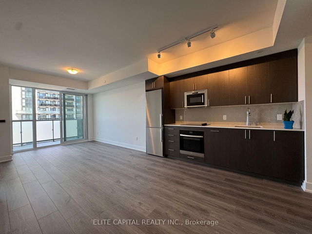 1214 - 2545 Simcoe Street