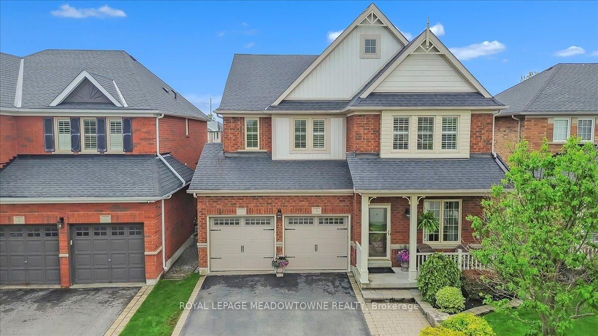 Property at 5 Freer