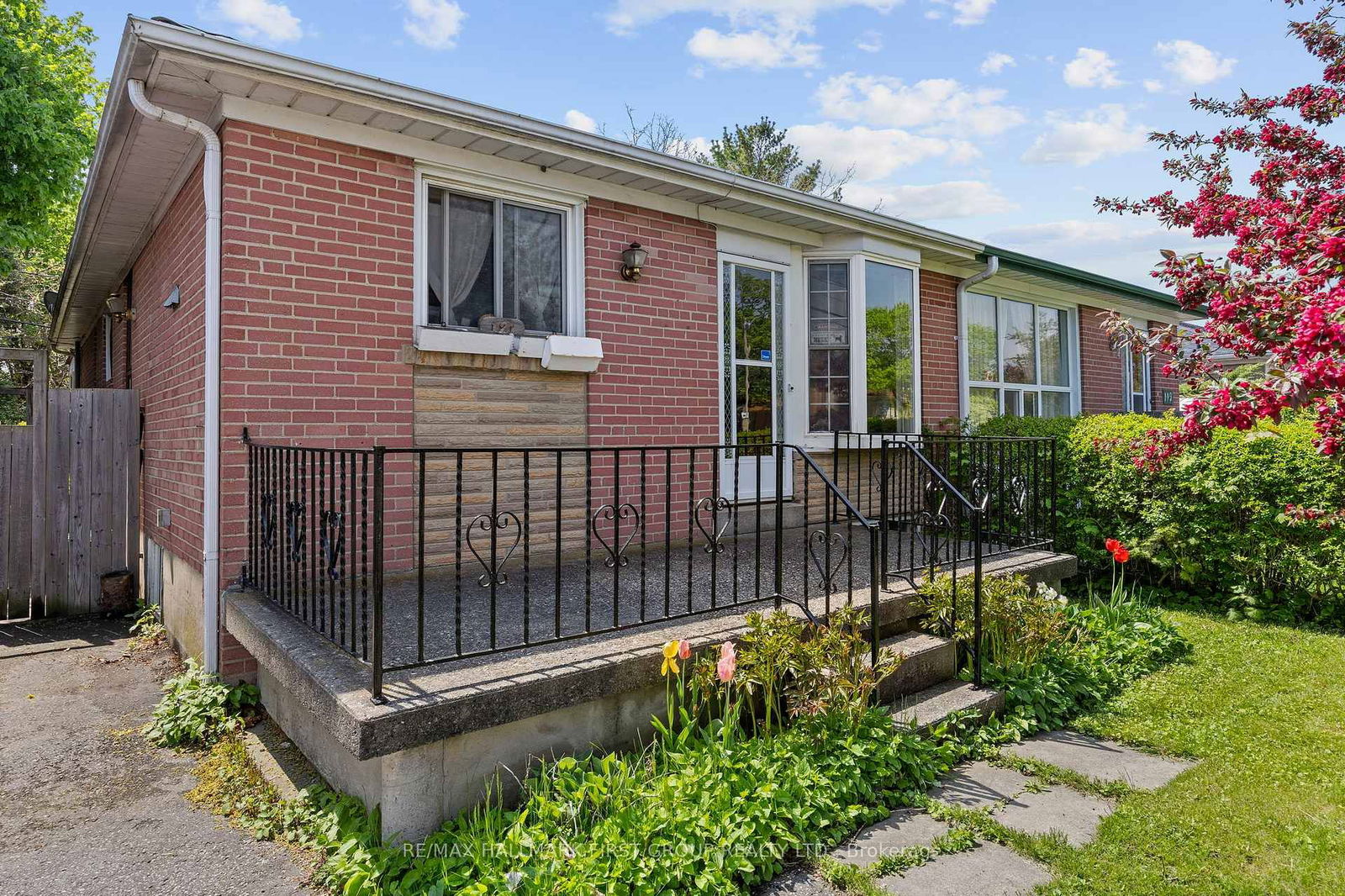 Semi-Detached House for sale at 121 Emperor Street, Ajax, South East, L1S 1N3 - MLS: E12159842
