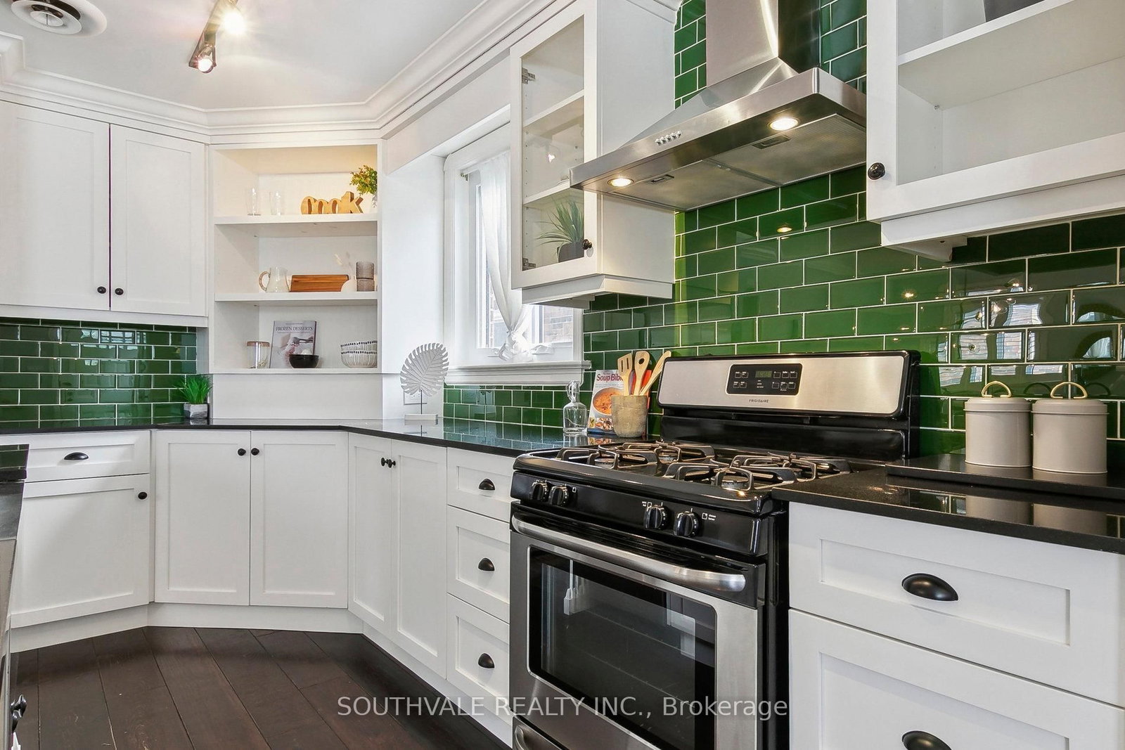 Listing Image 9