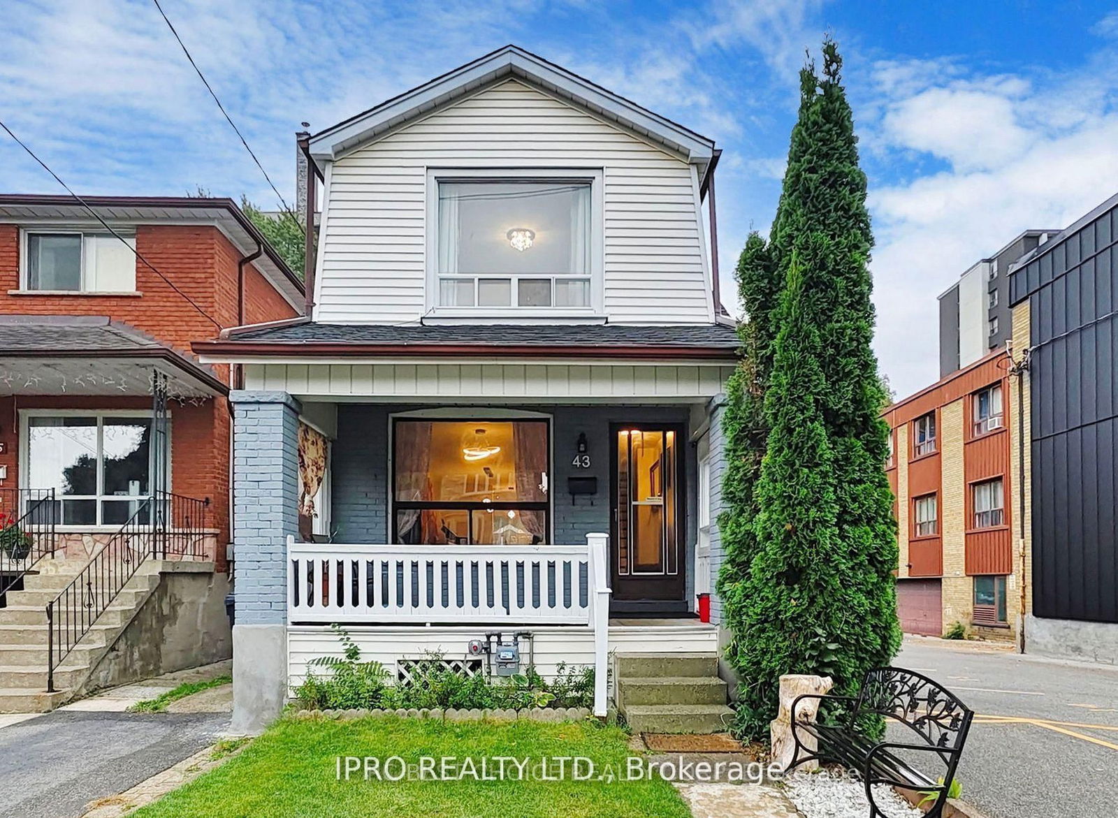 Detached House for sale at 43 Torrens Avenue, Toronto, Broadview North, M4K 2H9 - MLS: E12160297