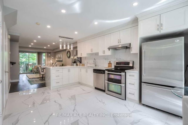 TH10 - 2472 Eglinton Avenue E