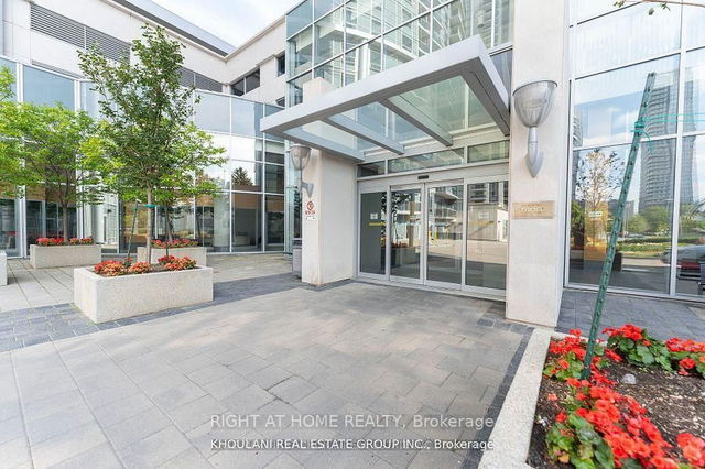 2611 - 181 Village Green Gate