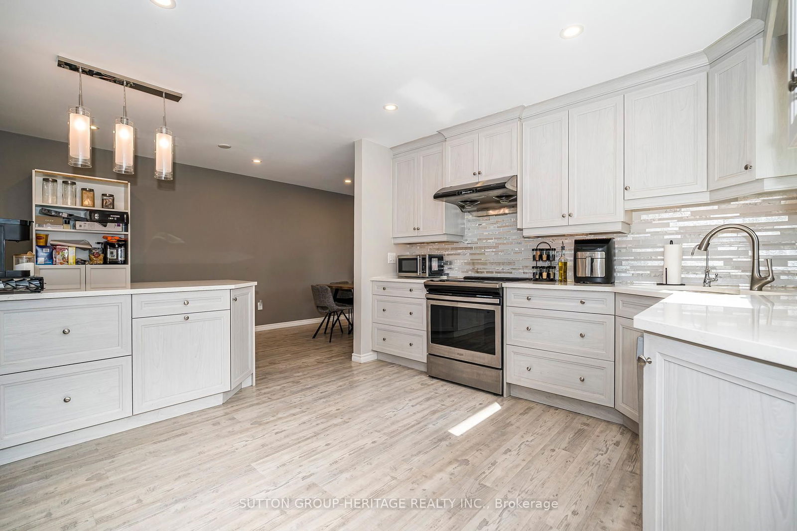 Semi-Detached House for sale at 437 Sedan Crescent, Oshawa, Central, L1H 3G4 - MLS: E12161179