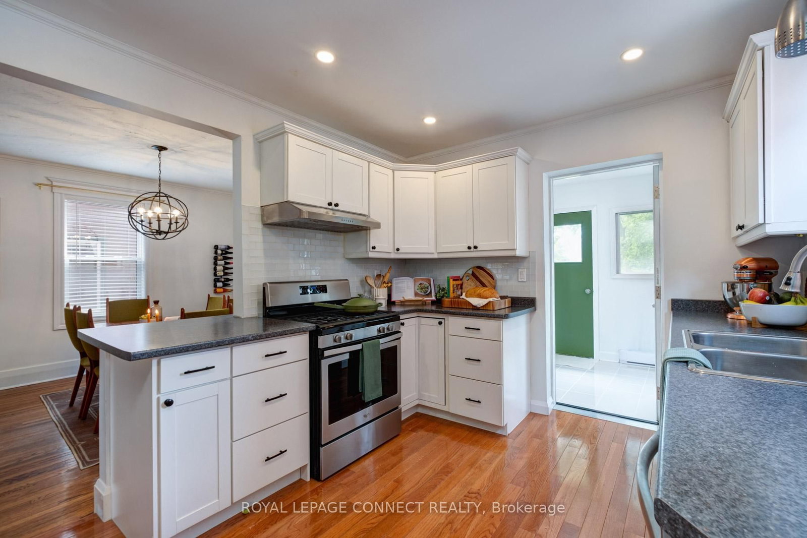 Listing Image 10
