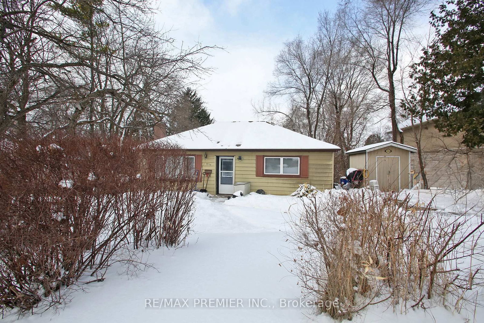 Detached House for sale at 1914 Liverpool Road, Pickering, Liverpool, L1V 1W5 - MLS: E12161498