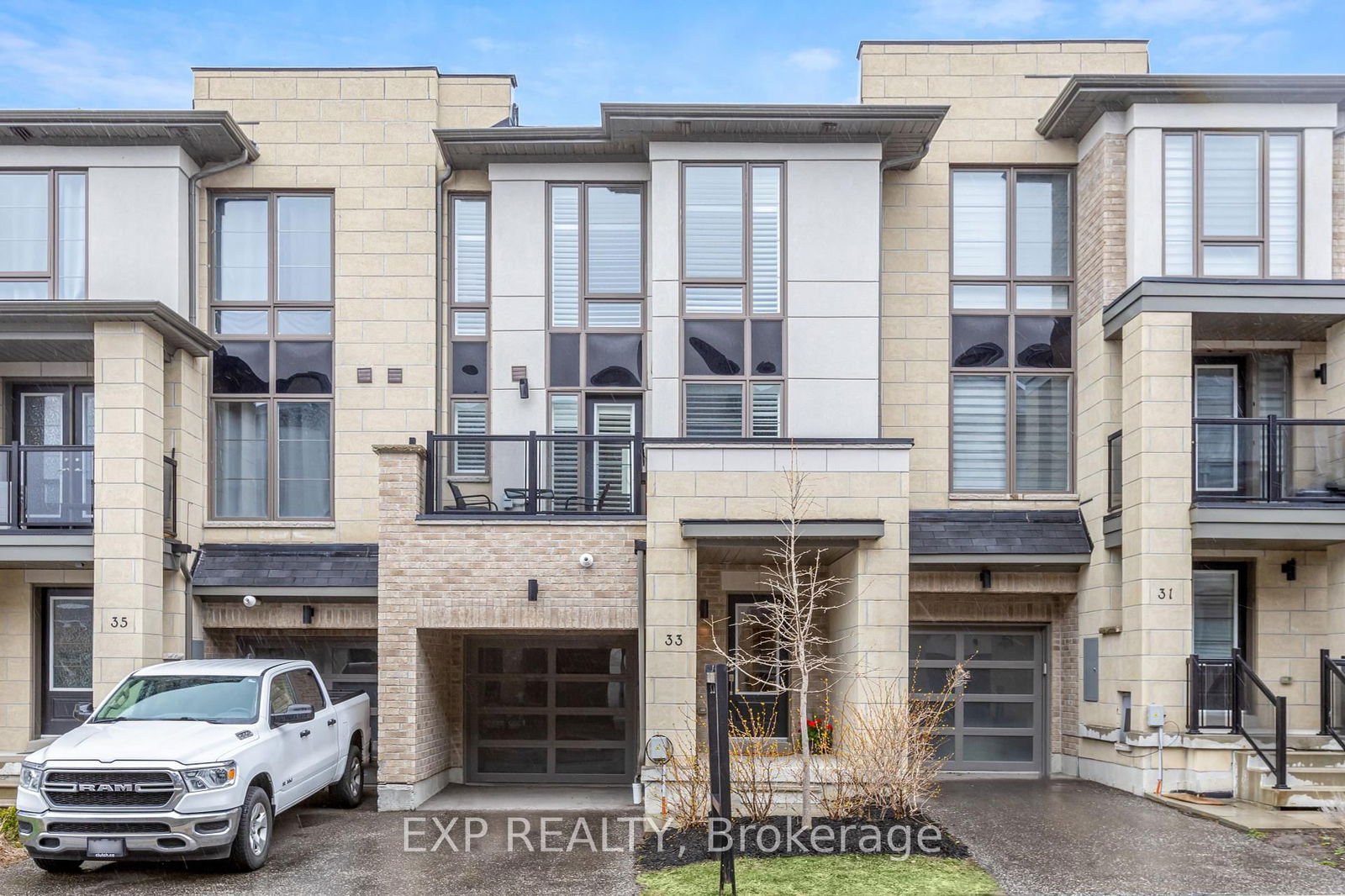 Townhouse for sale at 33 Pallock Hill Way, Whitby, Pringle Creek, L1R 0N5 - MLS: E12161738
