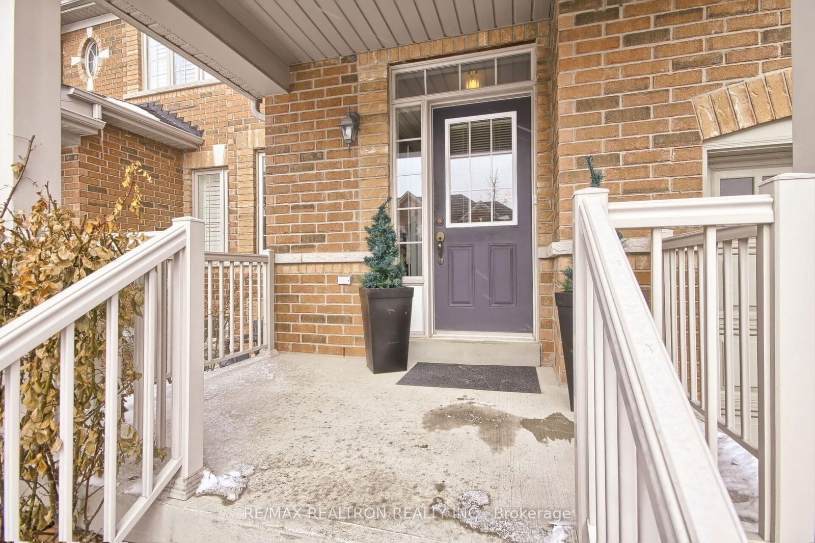 Townhouse for sale at 24 Westport Drive, Whitby, Pringle Creek, L1R 0J3 - MLS: E12161877