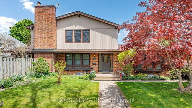 2 Chiefswood Square