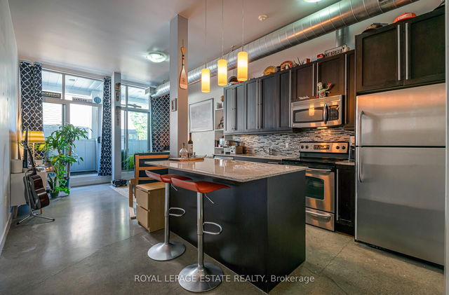 206 - 952 Kingston Road