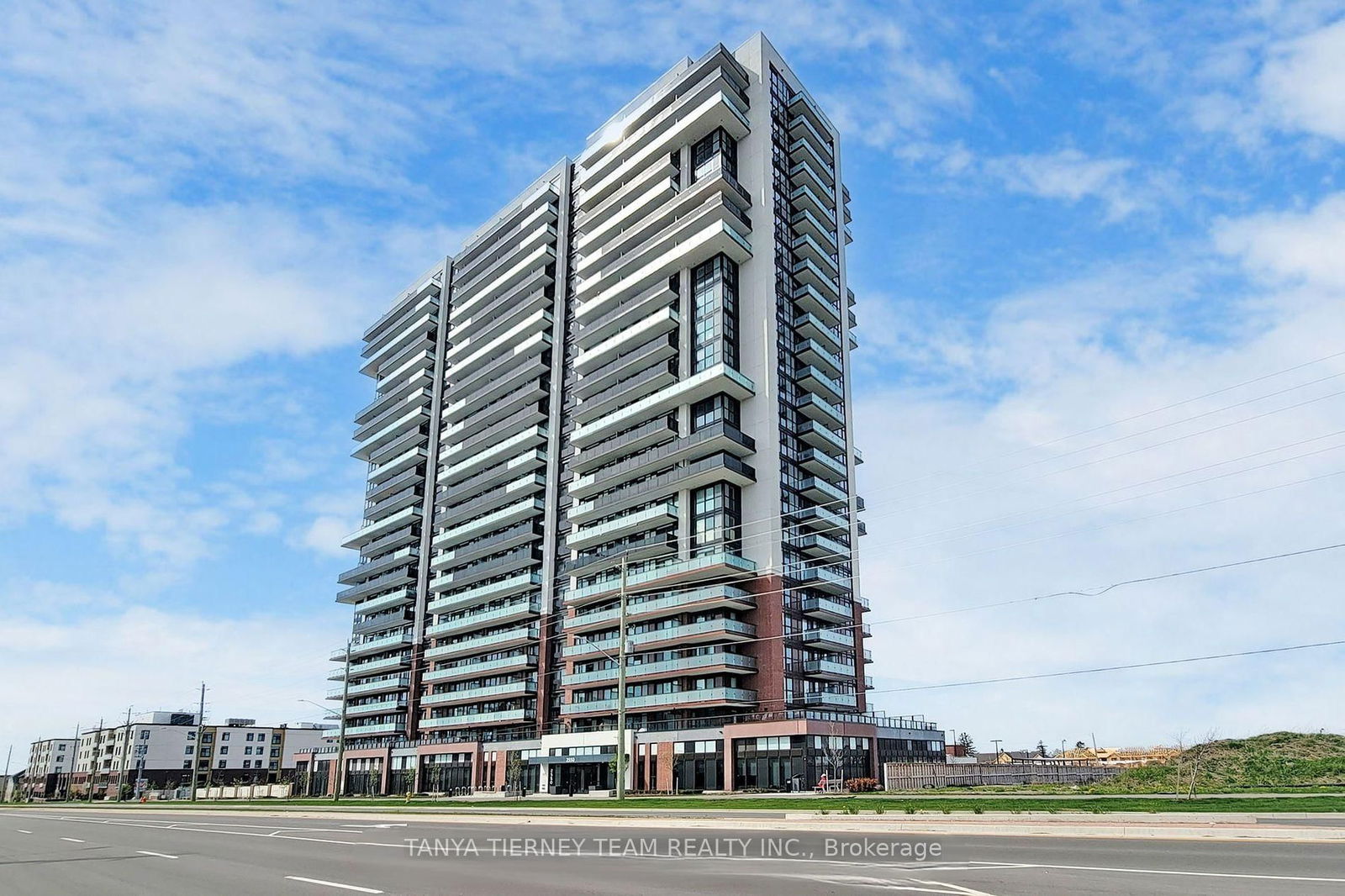 Condo for lease at 404-2550 Simcoe Street, Oshawa, Windfields, L1L 0R5 - MLS: E12163259